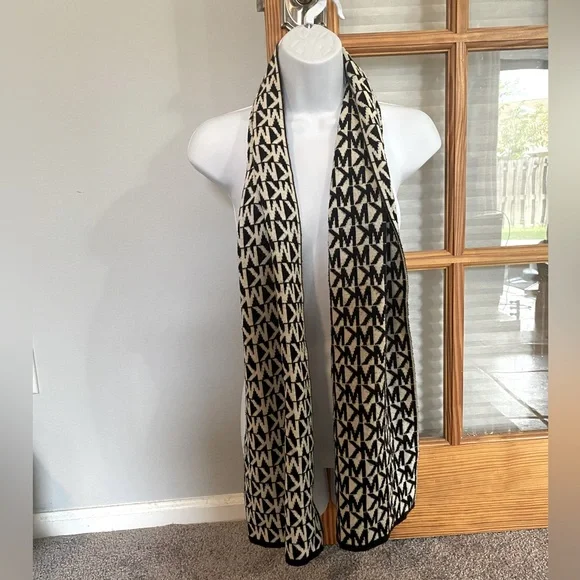 Michel Kors Scarf - Picture 1 of 2